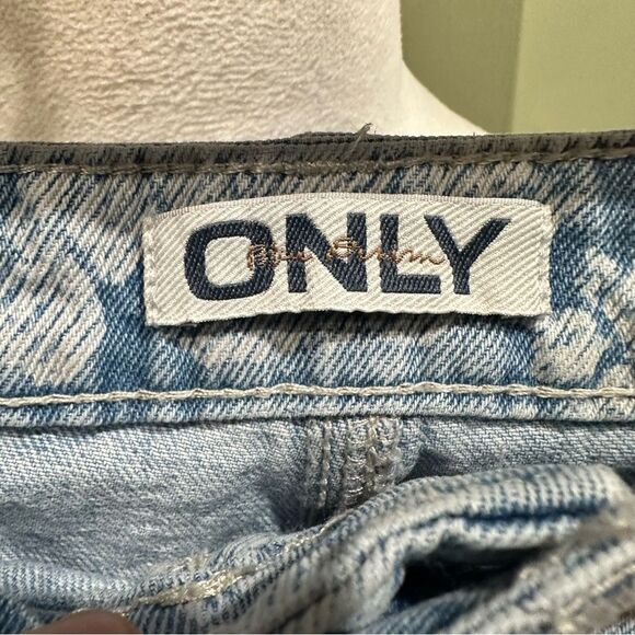 ONLY x ASOS Blue Floral Denim Set – Medium Top & Large Shorts - Picture 12 of 14